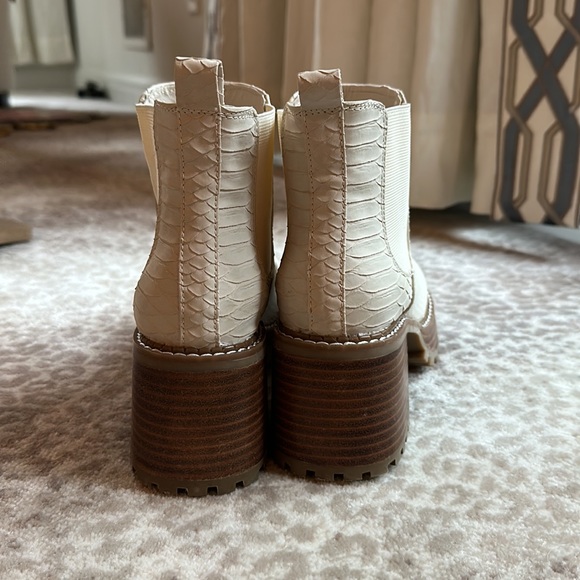 MIA Alejandro 7M white ankle platform booties - Picture 2 of 6